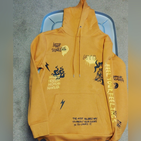 Graphic Hoodie offers welcome - Picture 5 of 14